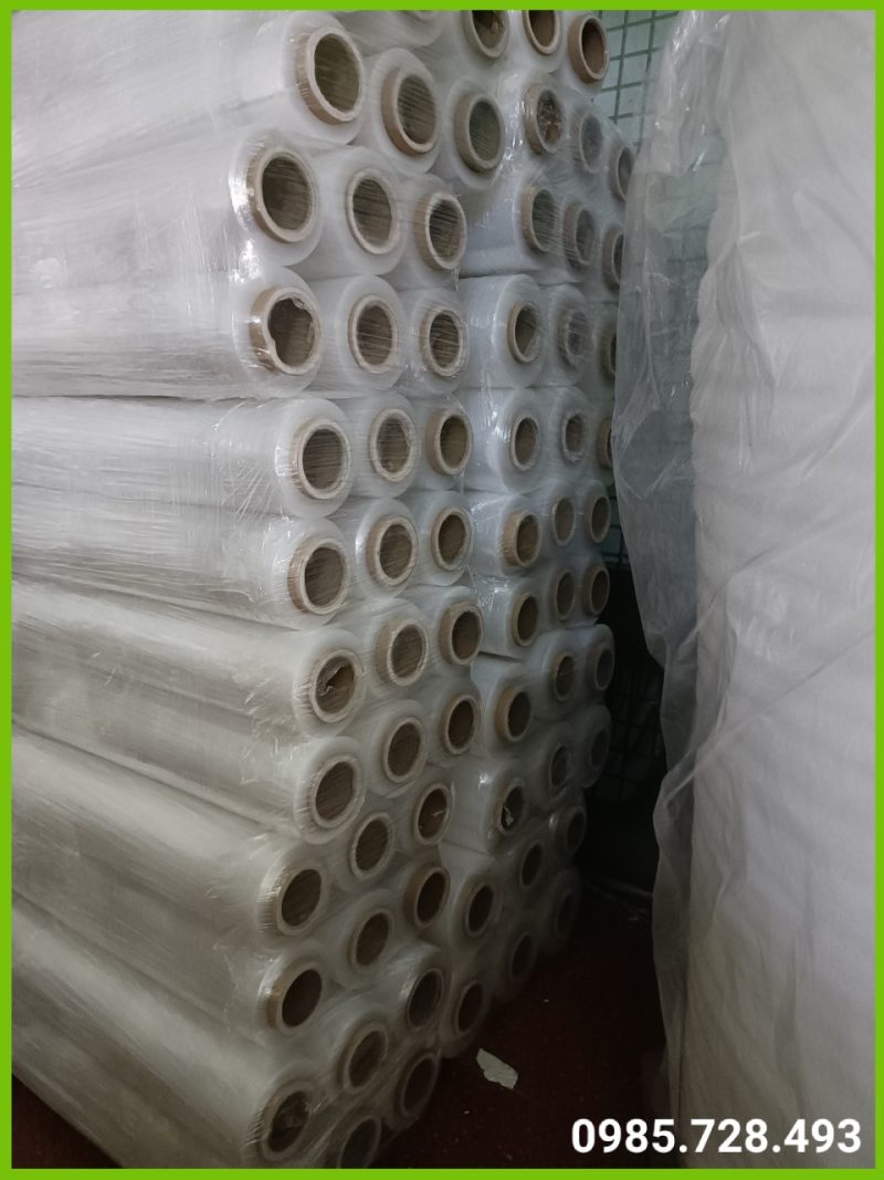 cuộn màng pe 2.4kg lõi 0,6kg