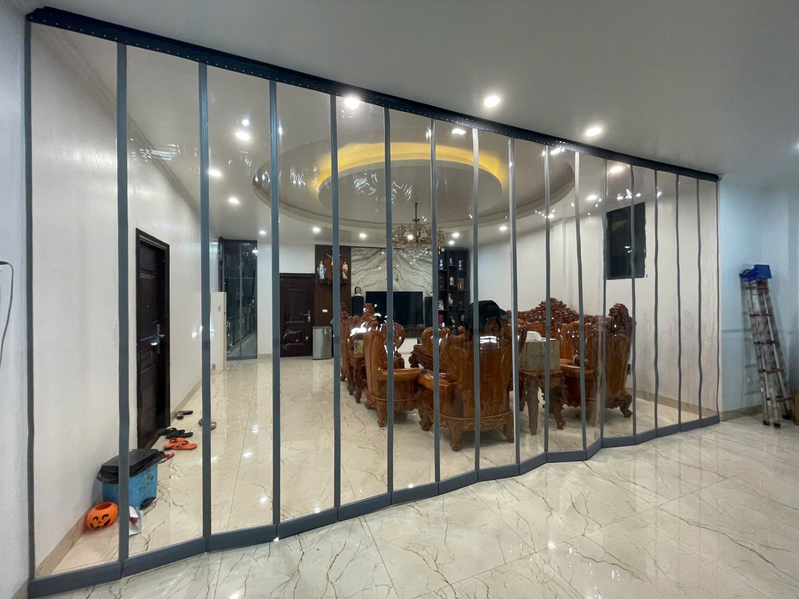 rèm nhựa pvc nam châm từ tính